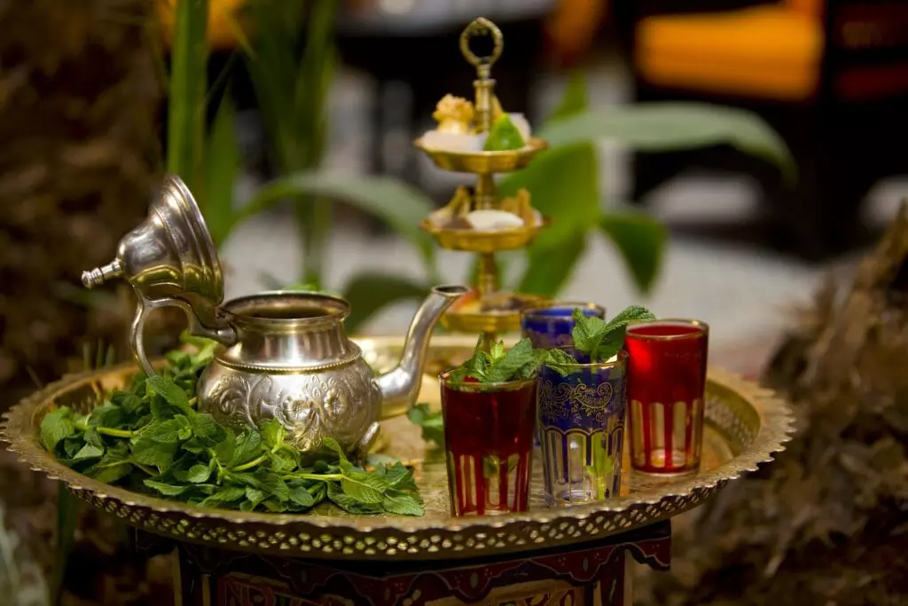 Moroccan mint tea preparation and traditions 